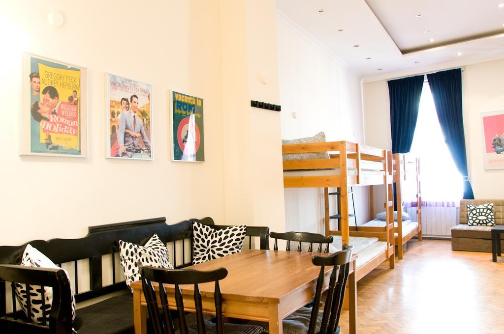 11Th Hour Cinema Hostel 부다페스트 객실 사진
