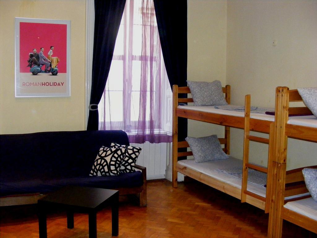 11Th Hour Cinema Hostel 부다페스트 객실 사진