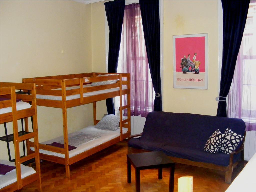 11Th Hour Cinema Hostel 부다페스트 객실 사진